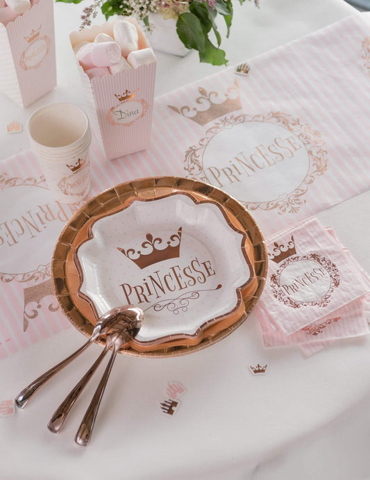Mise en situation sur table de fête de l'assiette Princesse rose gold