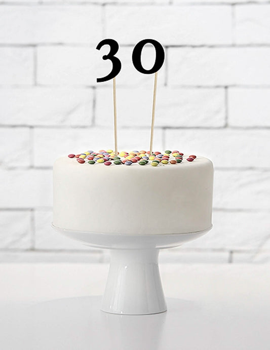 Mise en situation sur un gâteau du 10 chiffres sur pic pour fête