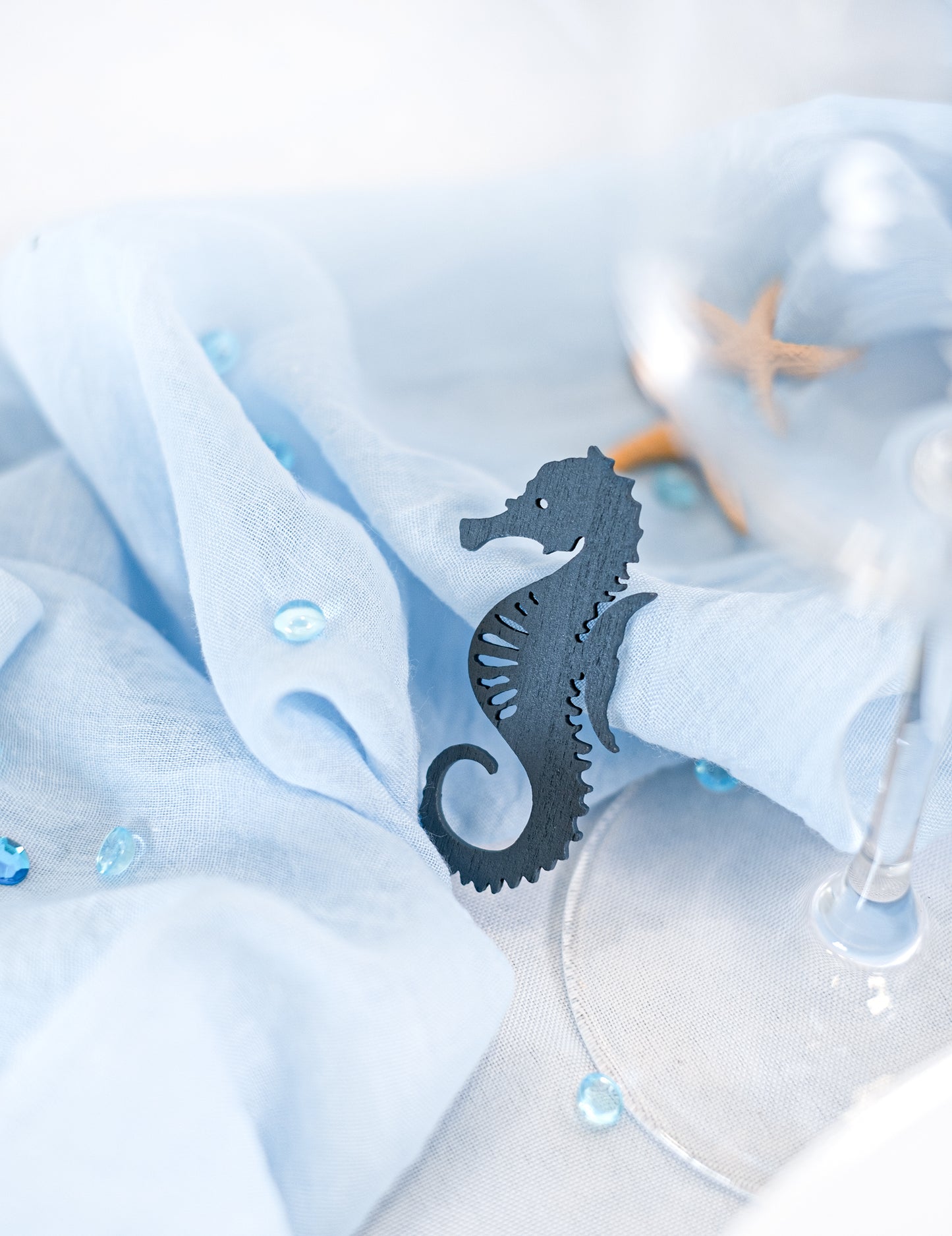 10 confetti de lemn de hipocamp albastru 6 și 4,5 cm