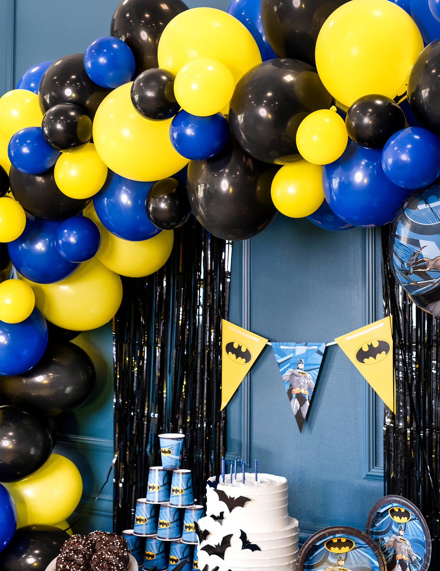 Mise en situation dans une arche du Ballons en latex pour décoration noir