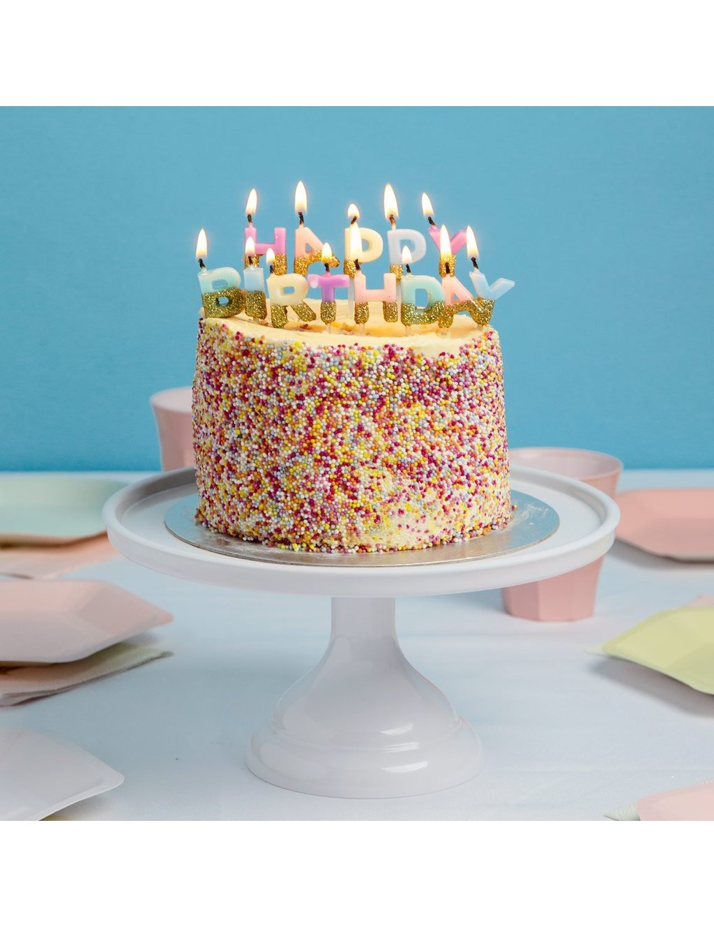 13 la mulți ani pastel și lumânări de aur