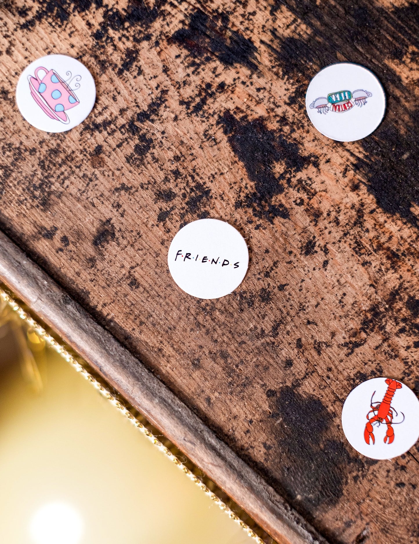 Détail du motif homard et de la tasse des Confettis Friends