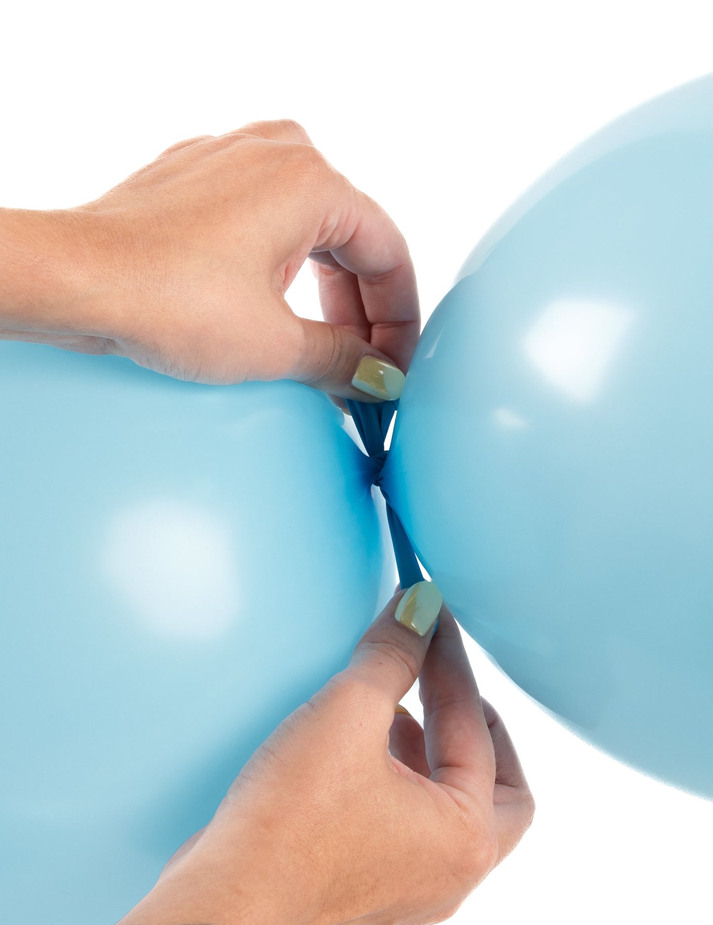 20 baloane albastru pastel de legat 28 cm