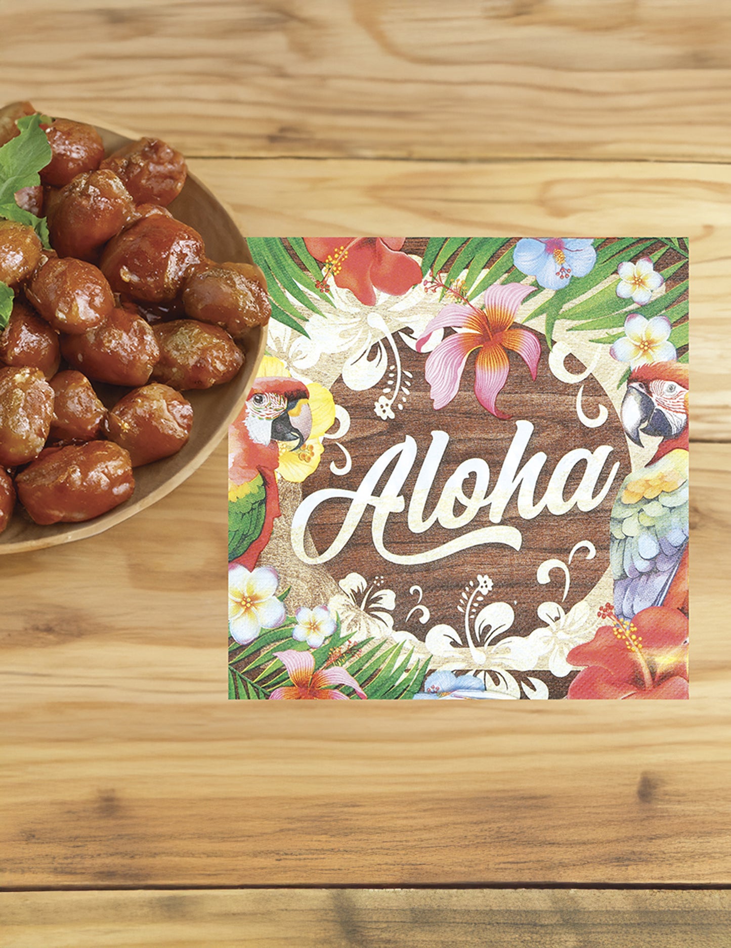Mise en situation avec plat d'apéritif des serviettes Aloha Hawaï