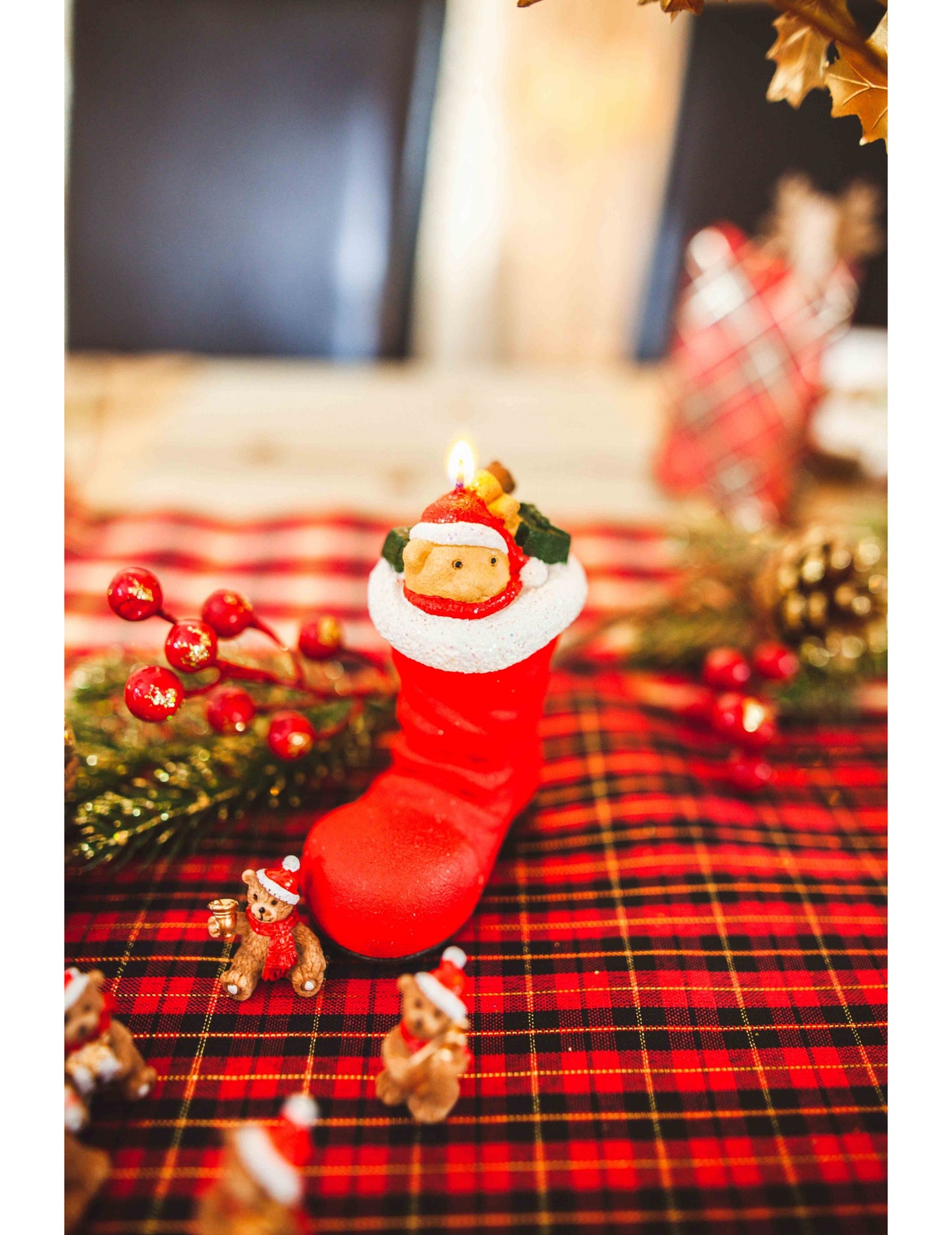 3 lumânări cu ghete de Moș Crăciun și ursuleț de pluș, 5,5 x 3,5 cm