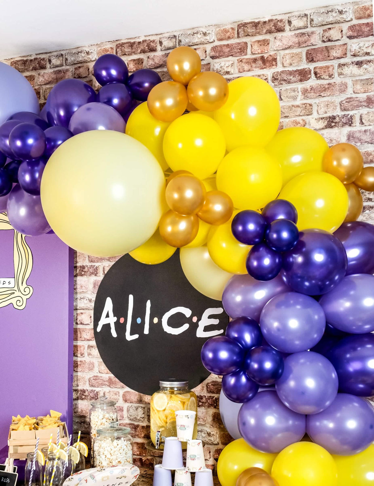Atmosferă de petrecere personalizată din baloane de petrecere pentru decorațiuni galben