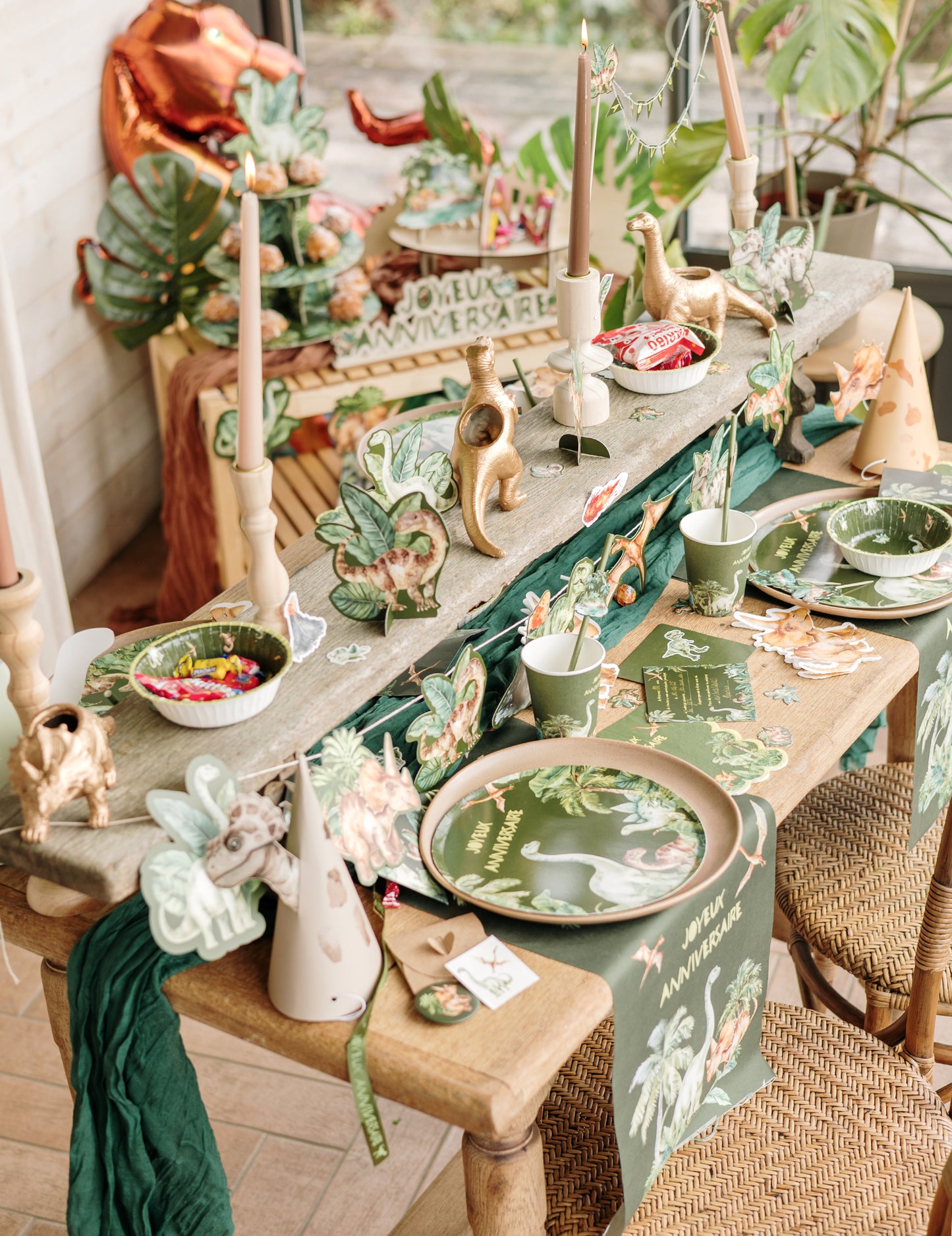 6 farfurii cu dinozauri, la mulți ani 23 cm carton