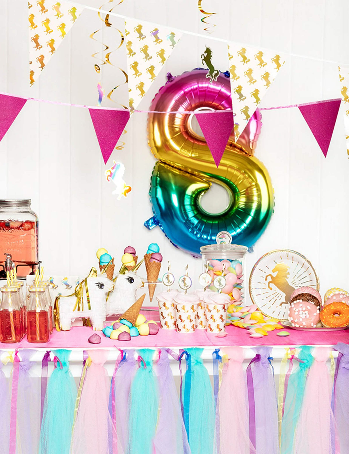 Mise en scène de buffet de fête des gobelets en carton Licorne Holo