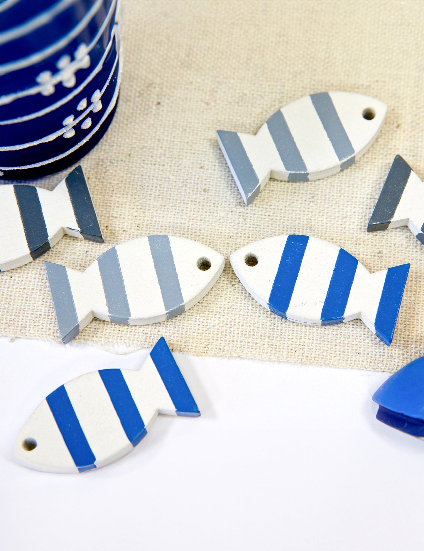 6 pește albastru decorativ și gri din lemn 3 x 2 cm