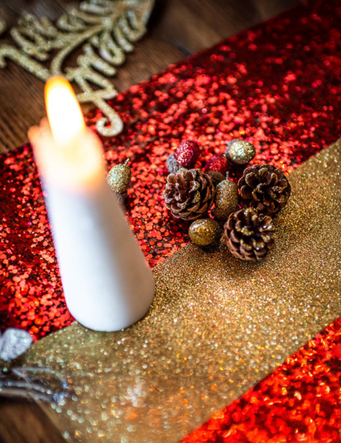 6 conuri de pin roșii cu sclipici 4 cm de Crăciun