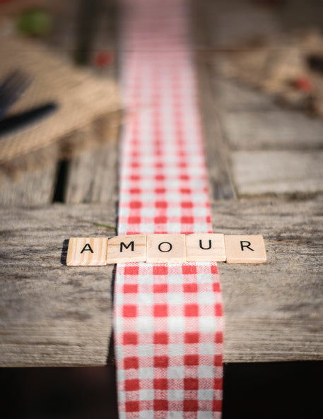 60 de litere ale alfabetului din lemn, stil Scrabble 2 cm pentru decorarea mesei