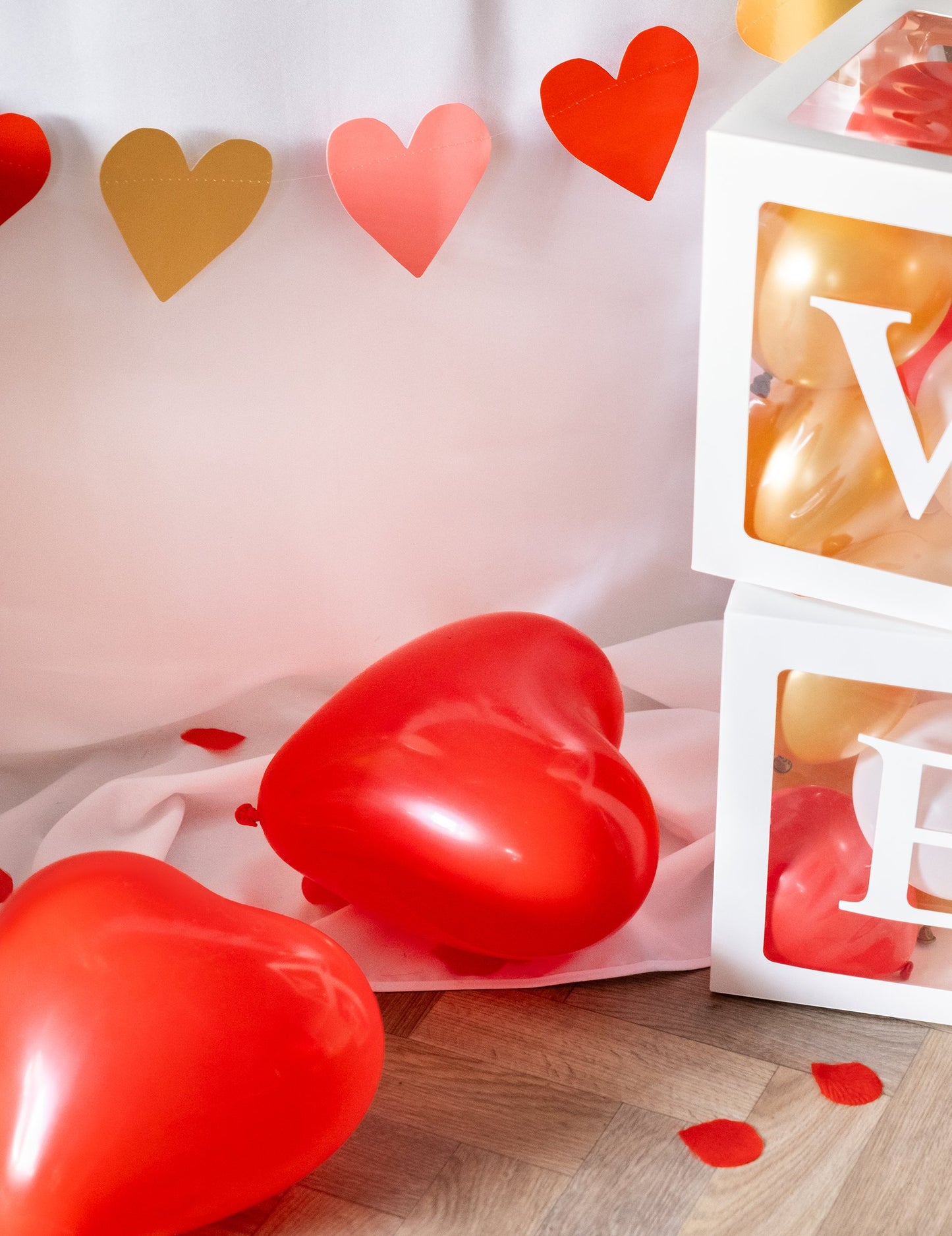 8 baloane din latex roșu și alb nuclee 36 cm