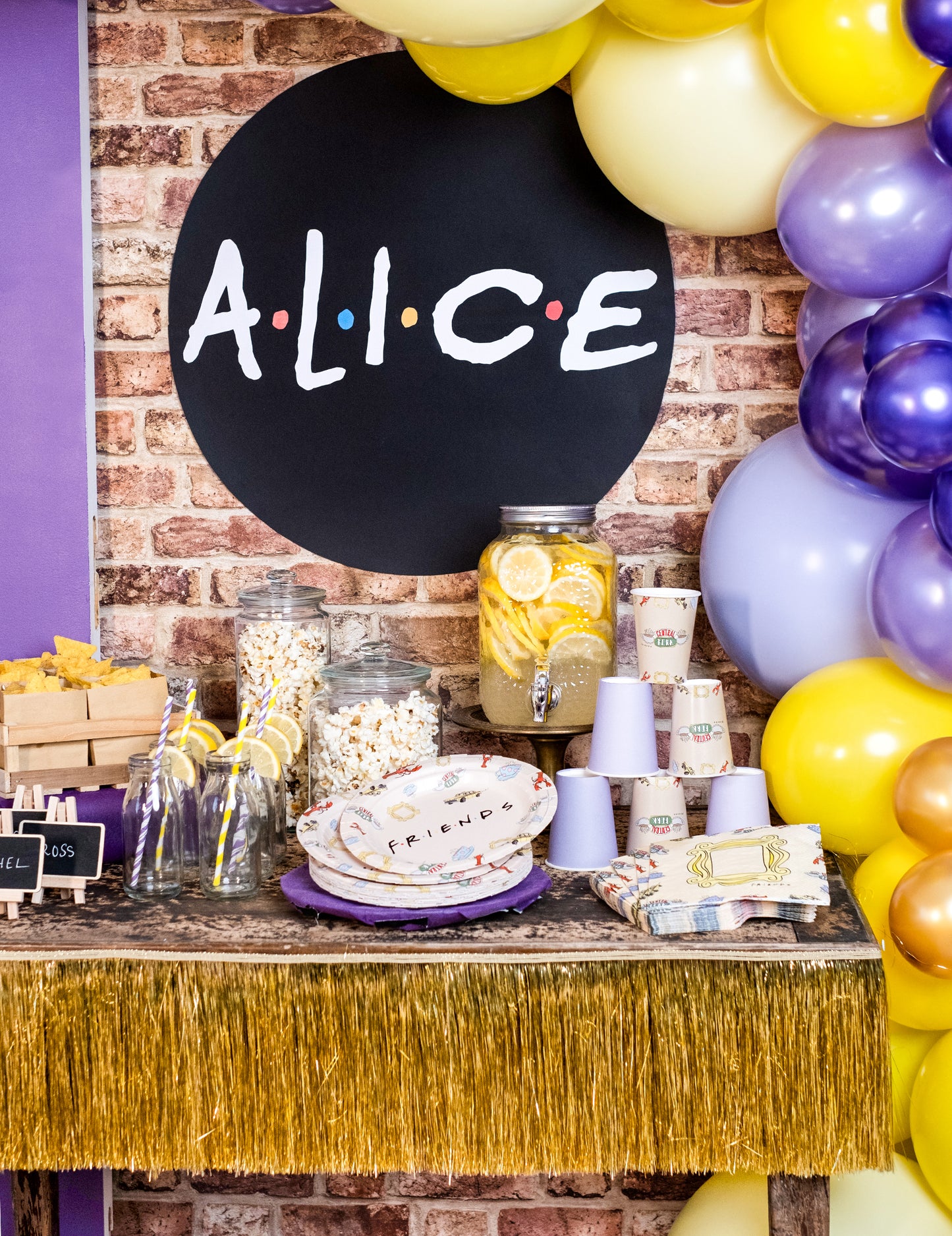 8 cupe de prieteni cu carton 210 ml