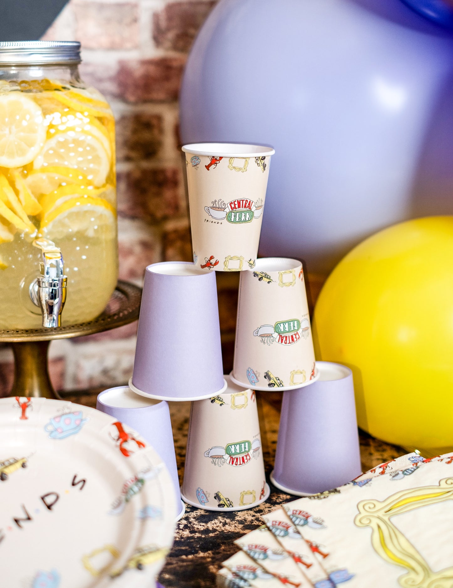 8 cupe de prieteni cu carton 210 ml