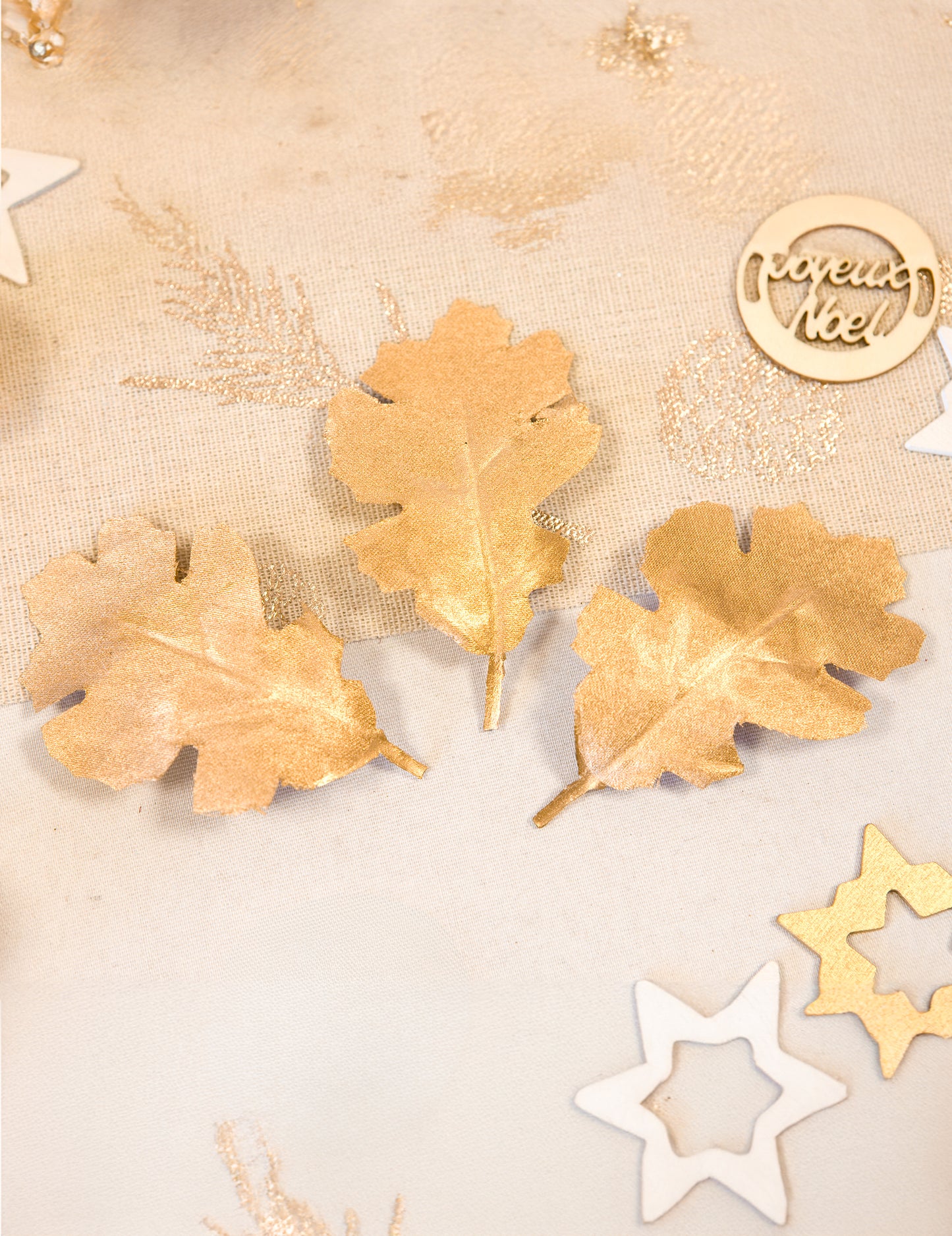 9 frunze de stejar din material textil metalizat auriu 7,8 x 5,3 cm pentru decorare