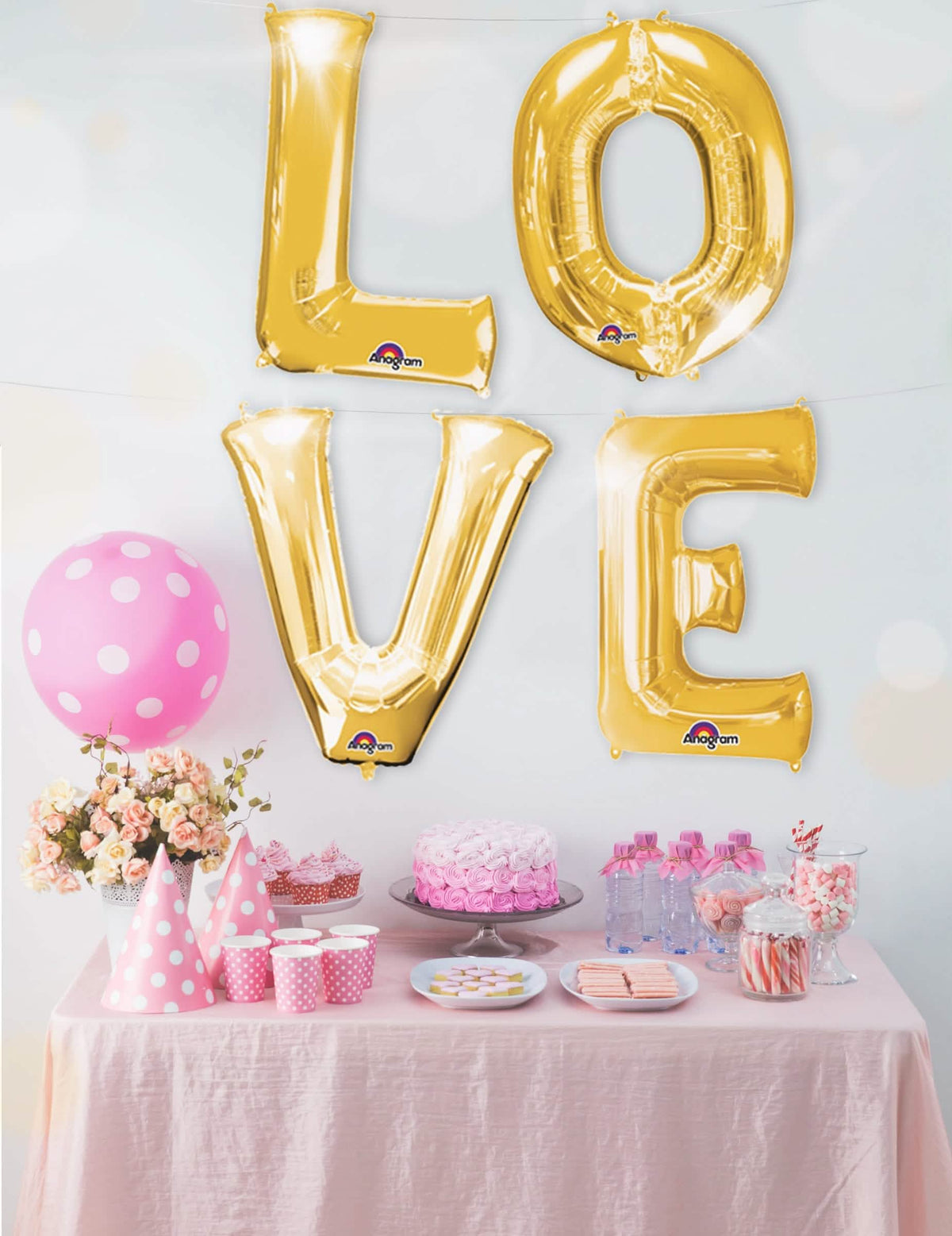 Montare decorativă a cuvântului LOVE din balon de aluminiu literă aurie
