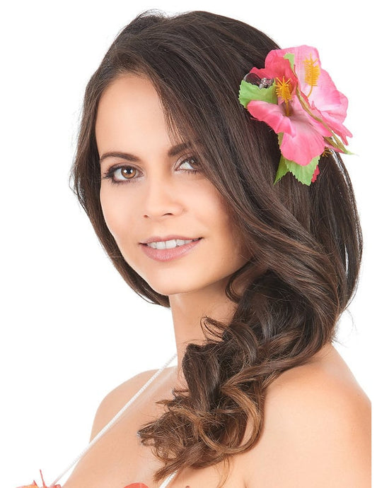 Gros plan sur la fleur de la barrette fleur Hawaï