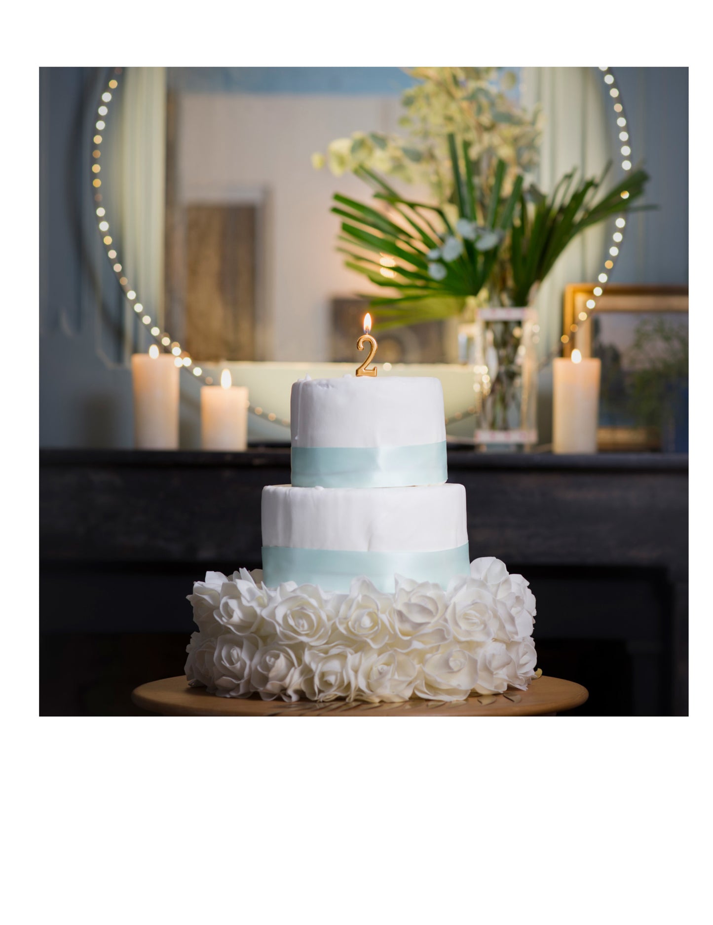 Lumânare de ziua de naștere cu numărul 2, auriu metalic, cu scobitoare