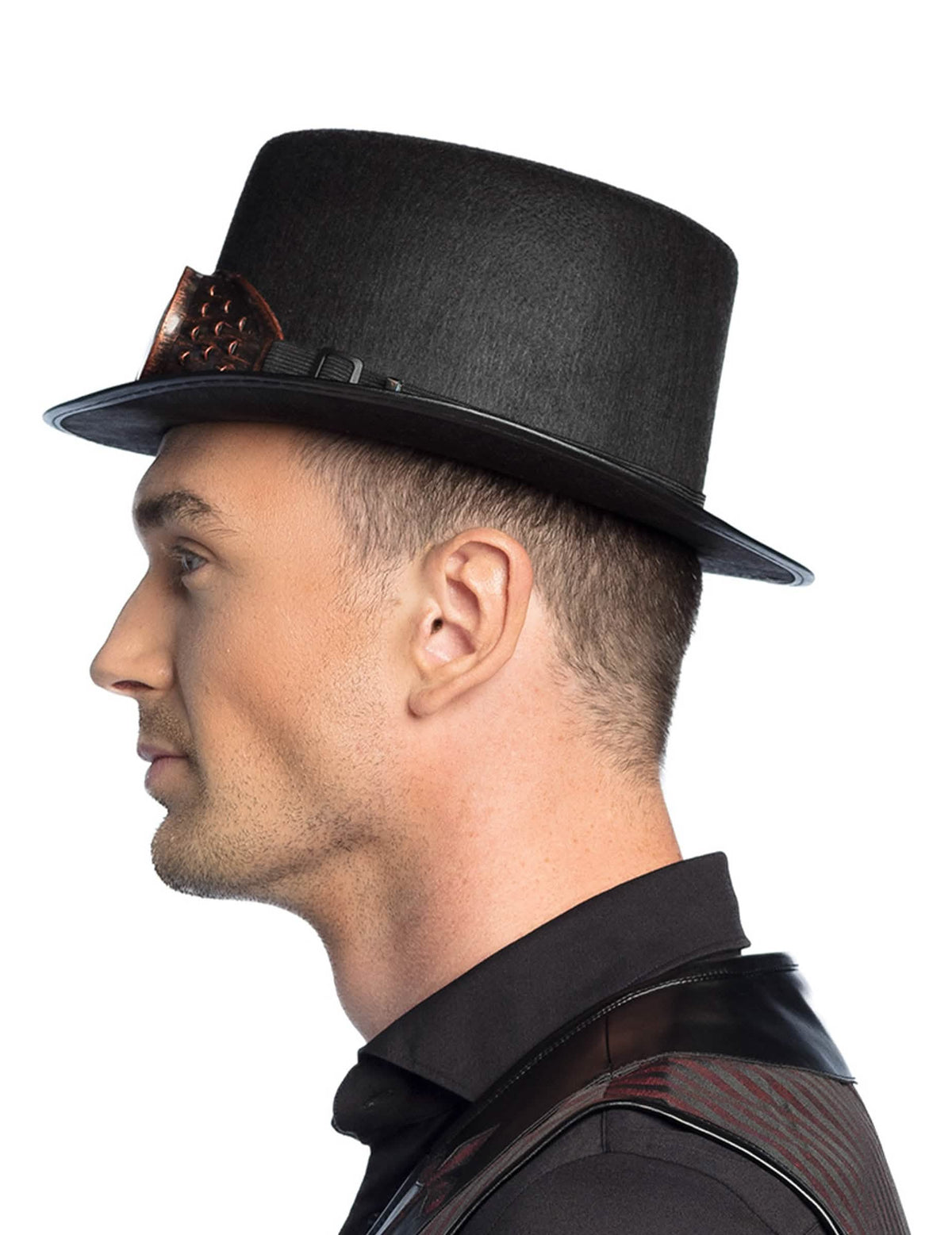 Vedere din profil a pălăriei cu ochelari steampunk
