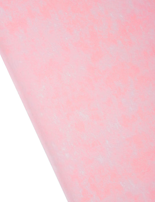 Détail de la texture du chemin de table intissé pour fête rouge