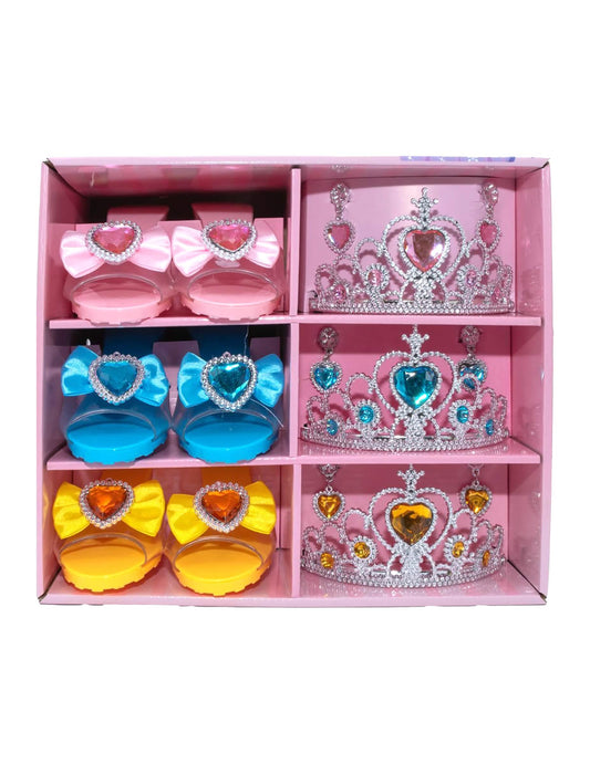Vedere din față a pantofilor și diademelor din setul de accesorii pentru prințese pentru copil