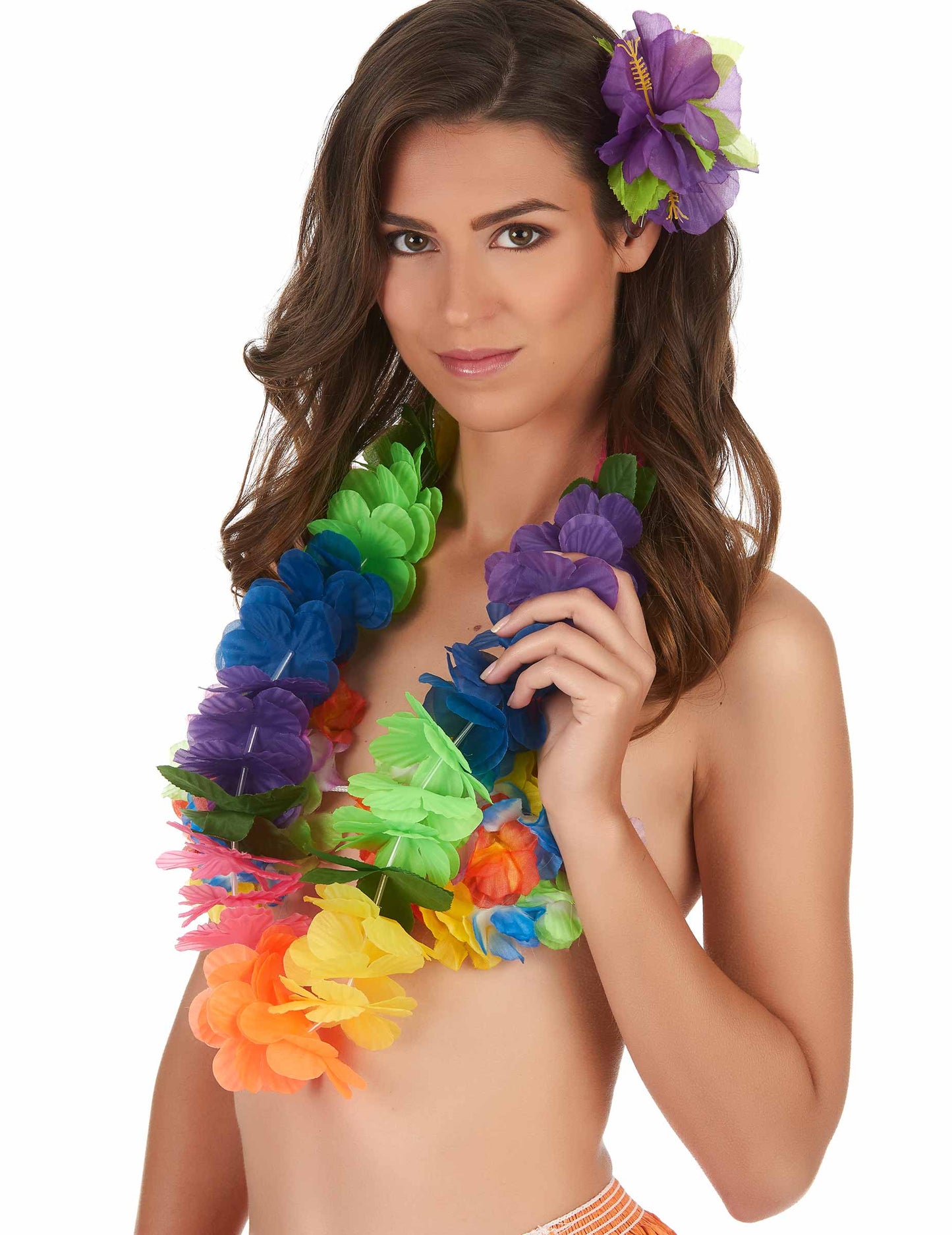 Détail porté du collier Hawaï à grosses fleurs multicolores
