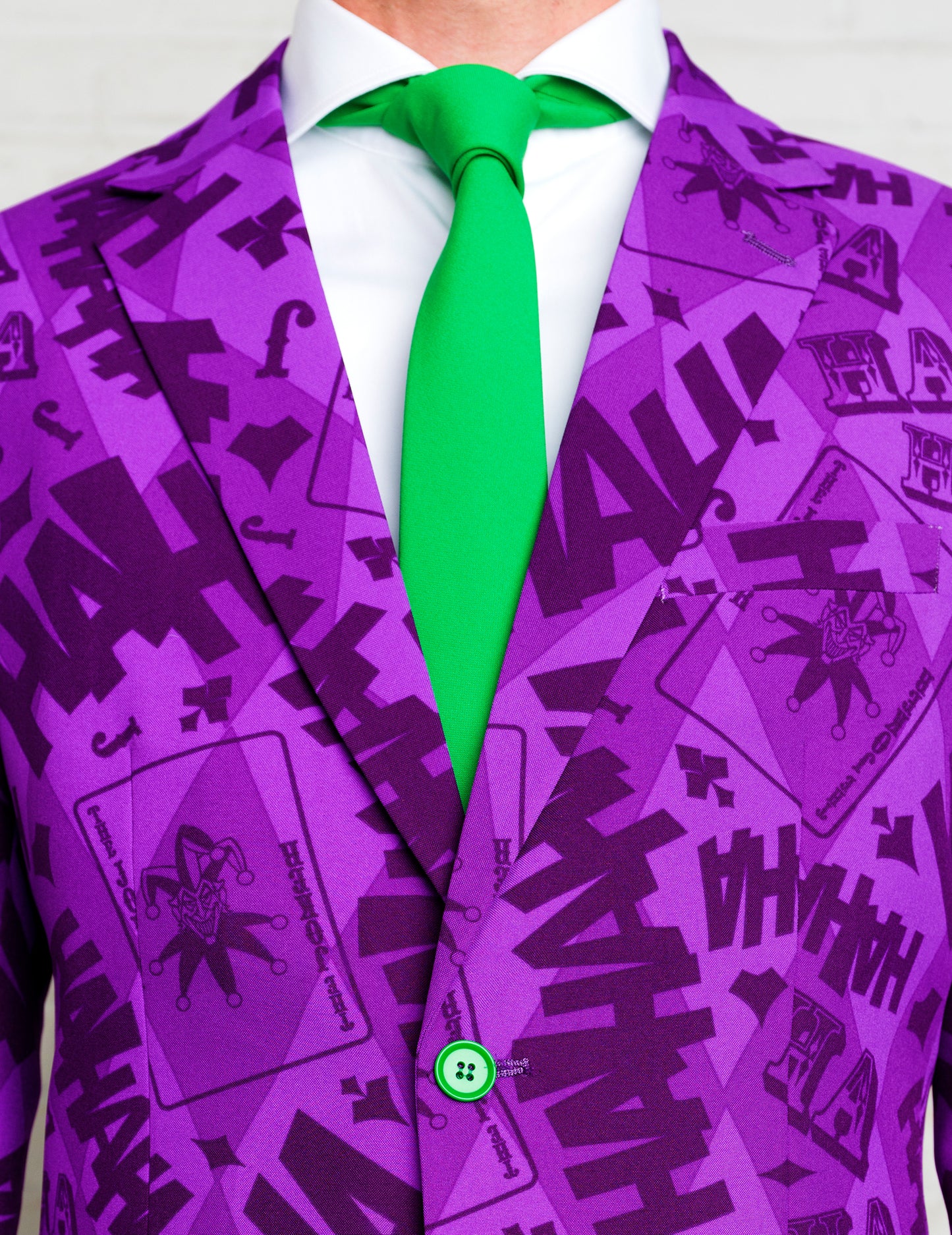 Costum Domnul Joker s -a opus omului