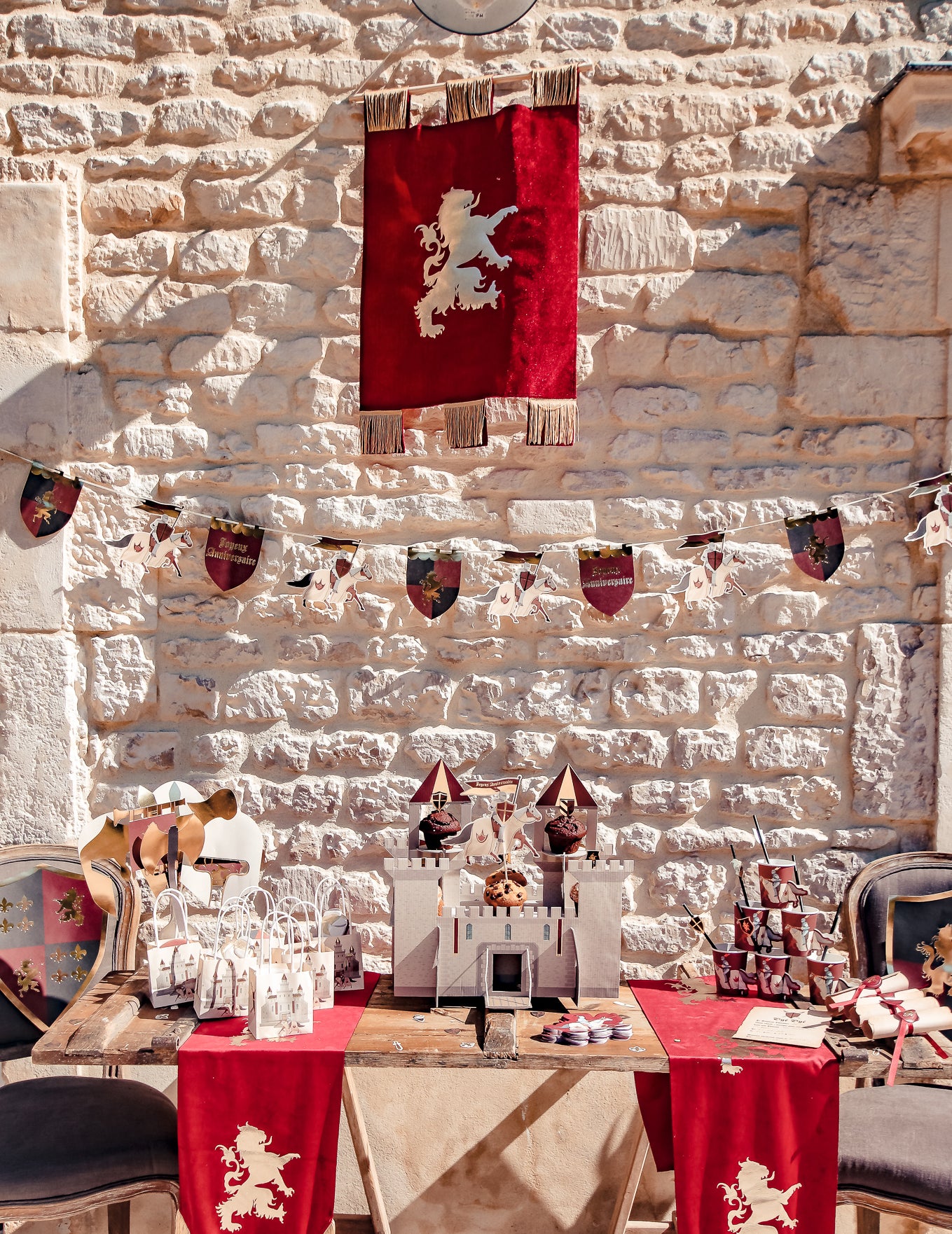 Bordeaux și armă de catifea de aur 50 x 80 cm