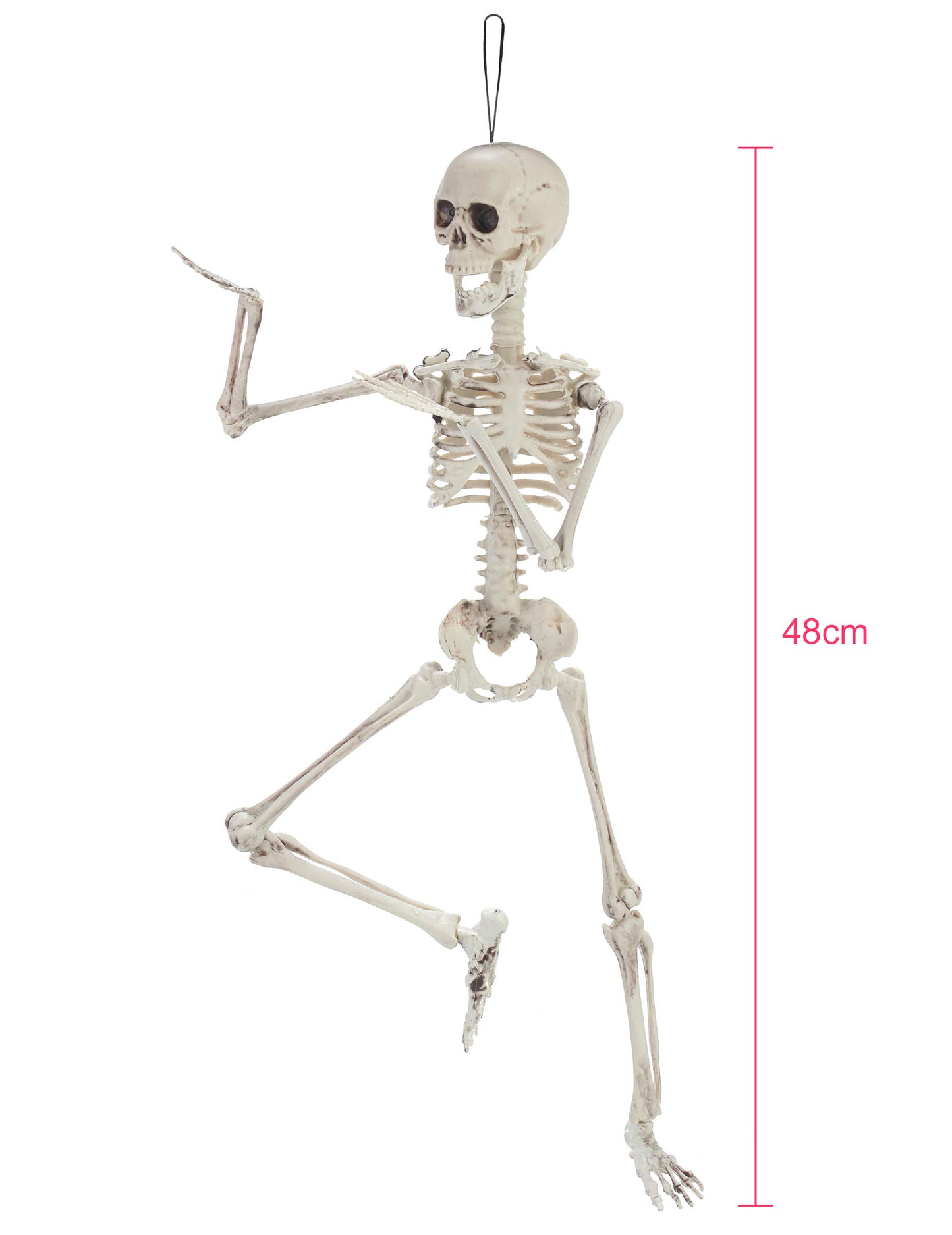 Vue de face en posture de karaté de la décoration squelette articulé