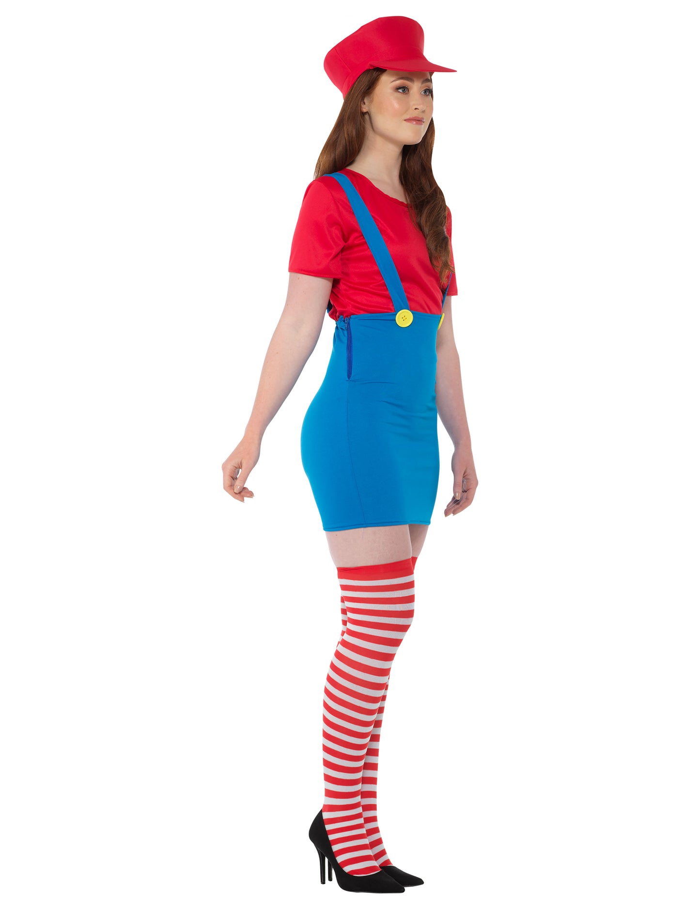 Femeie cu costum de instalator roșu
