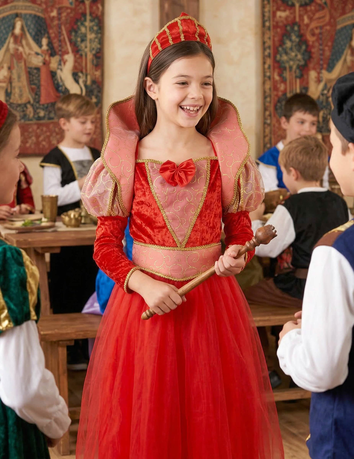Mise în scenă a costumului regine medievale cu mâneci bufante