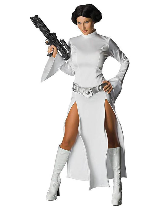 Vedere din față cu blasterul costumului sexy prințesă Leia Star Wars