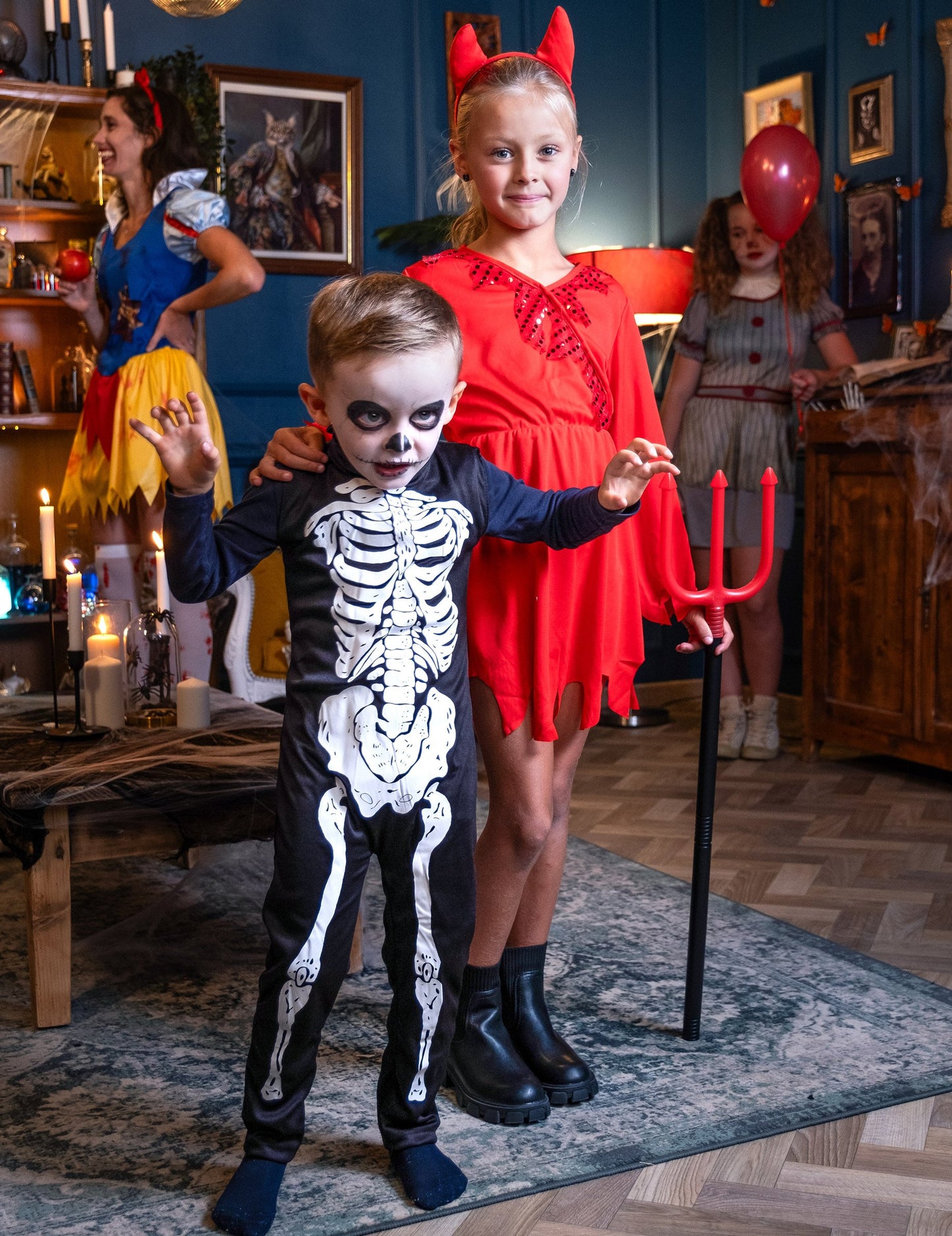 Costum clasic pentru schelet pentru copii