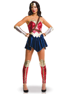 Costume Wonder Woman și accesorii