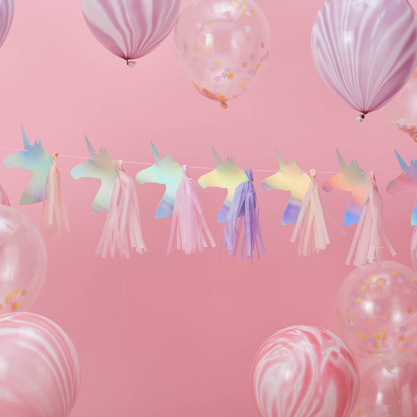 Ghirlandă din hârtie și ciucuri Unicorni iridescentă 1,5 m