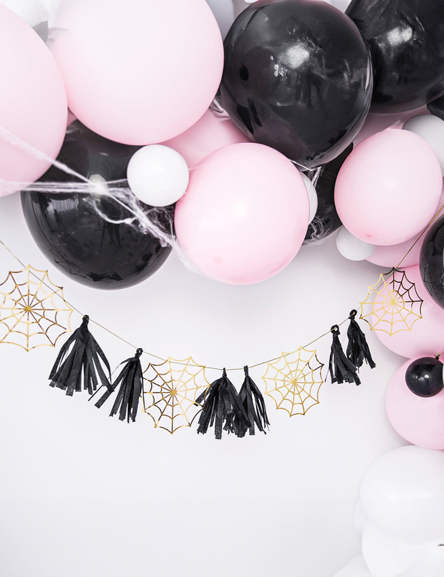 Ghirlandă de hârtie cu ciucuri aurii, 1,75 m (necesită asamblare)