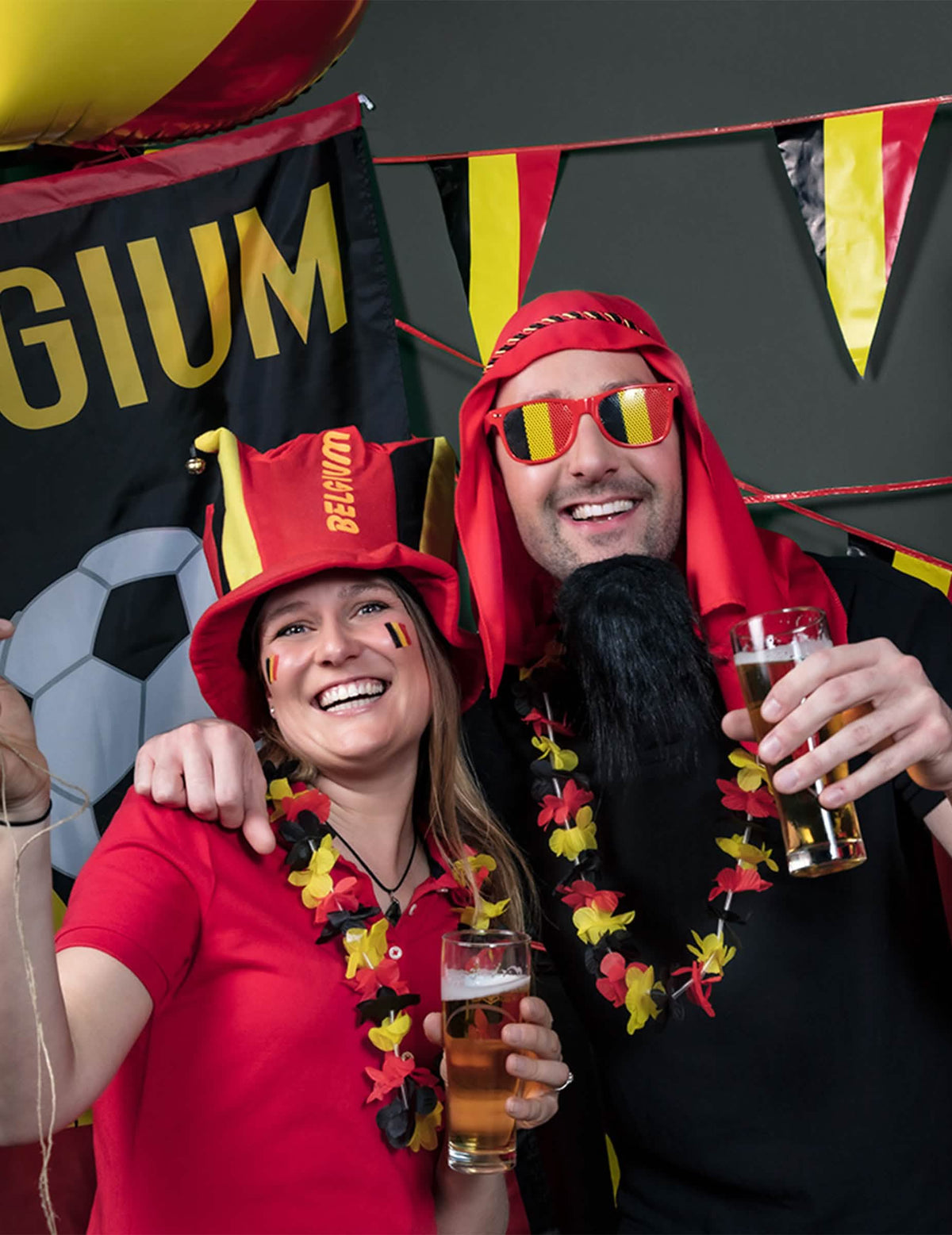 Ambianță festivă a ghirlandei cu fanioane belgia pentru suporter