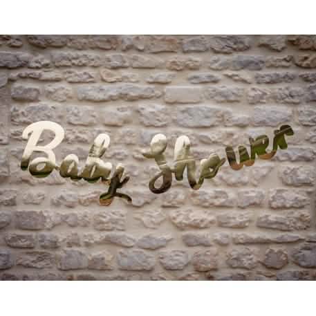 Vedere de ansamblu a ghirlandei de litere baby shower auriu metalizat