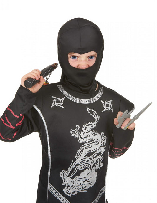 Gros plan sur les accessoires du kit ninja nunchaku pour enfant