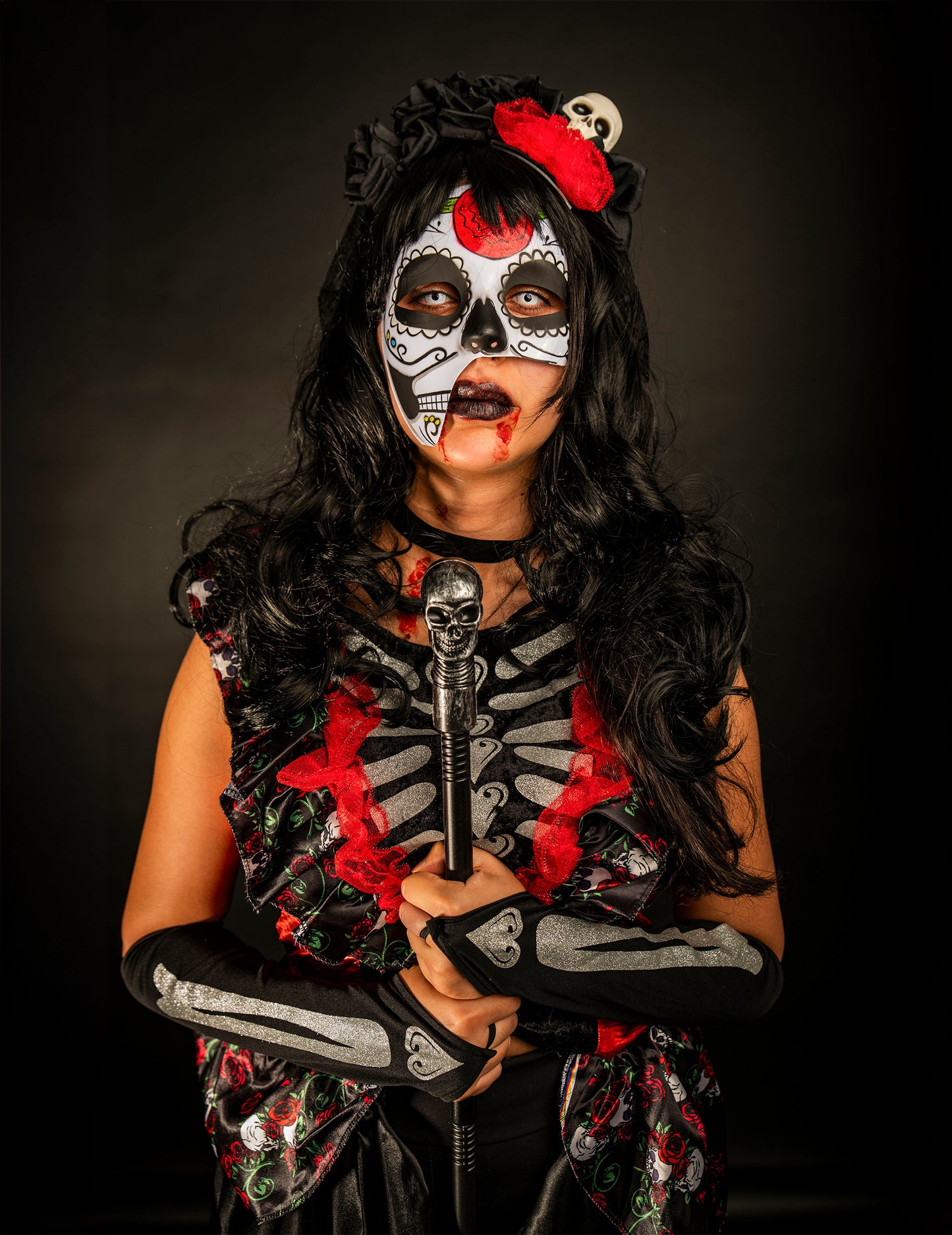 Vue de face du masque asymétrique Dia de los Muertos