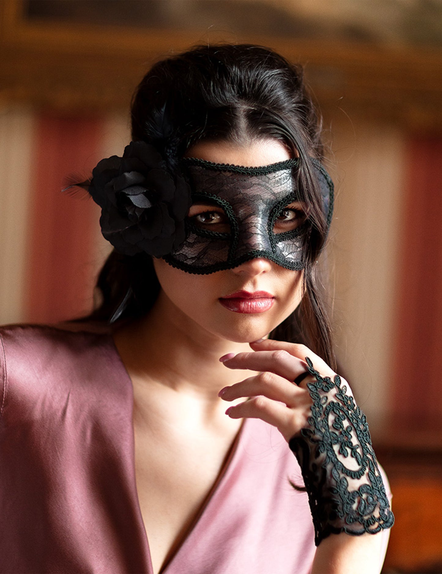 Mittens din dantelă neagră pentru femei