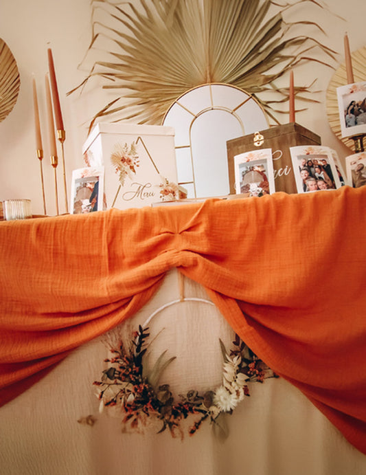 Mise en scène de la nappe en gaze de coton bohème terre brûlée