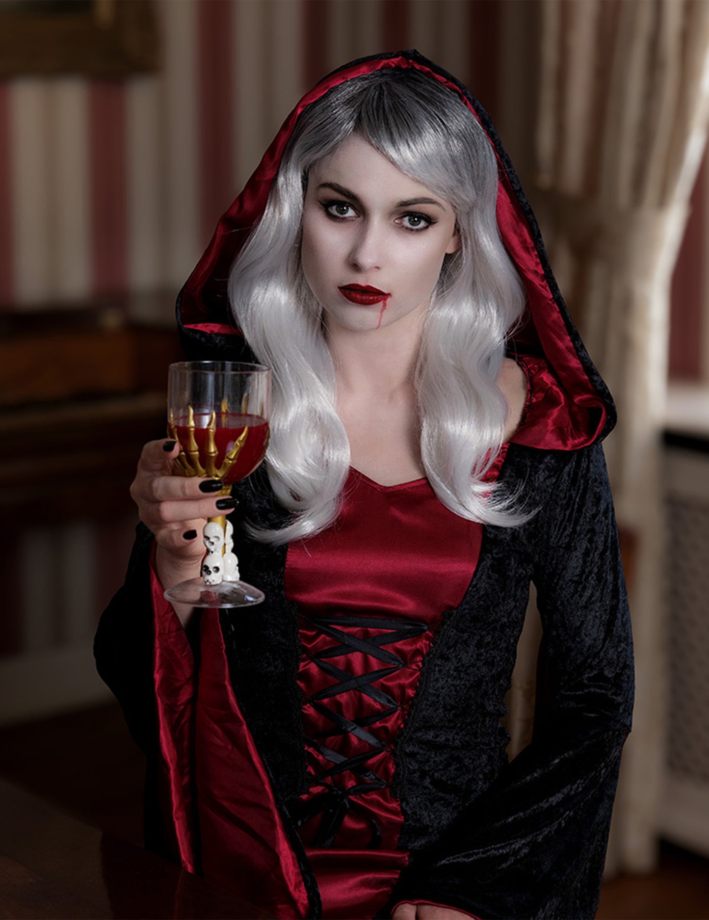 Adult de Halloween alb alb și gri