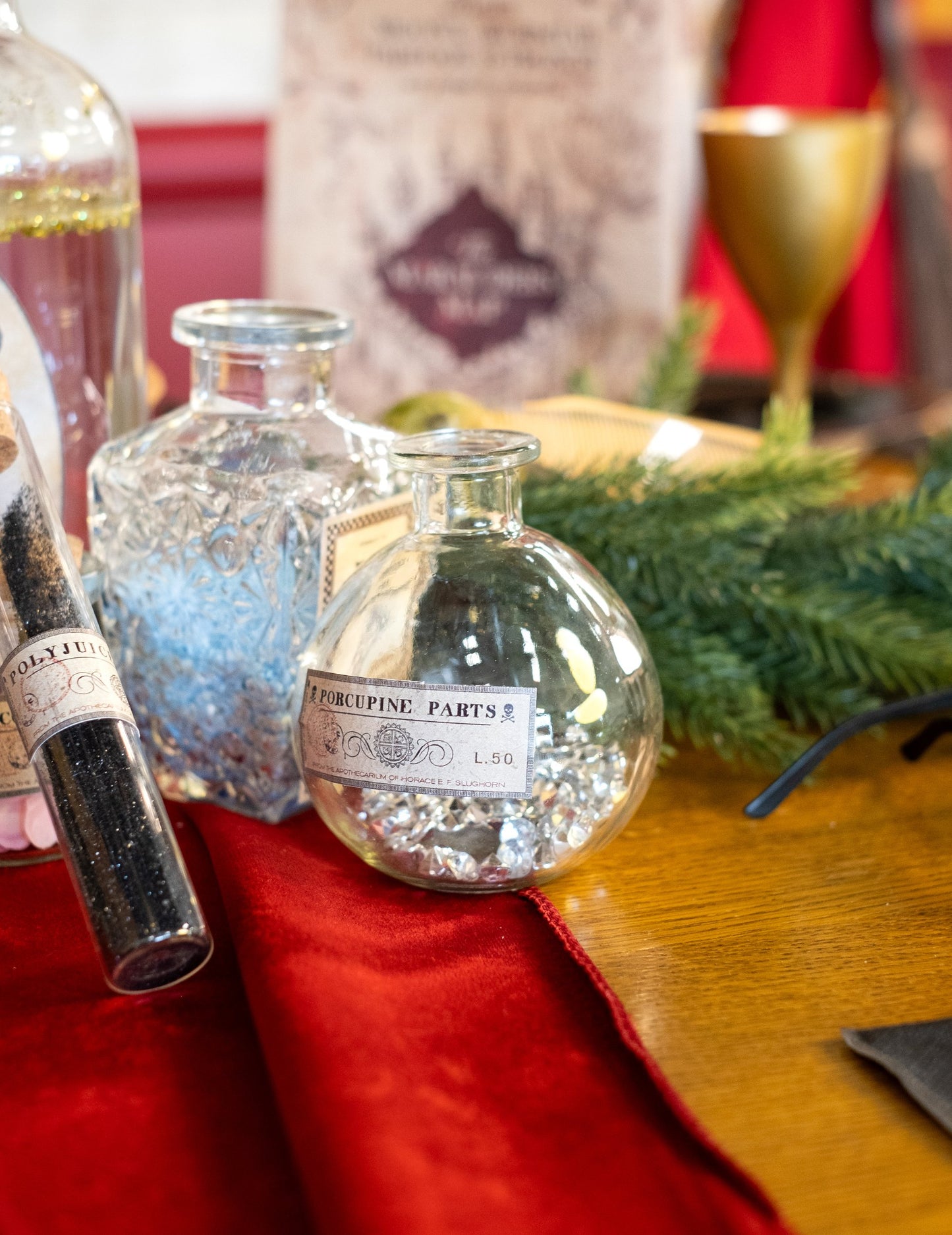 Vază mică sferică din sticlă groasă 10 cm