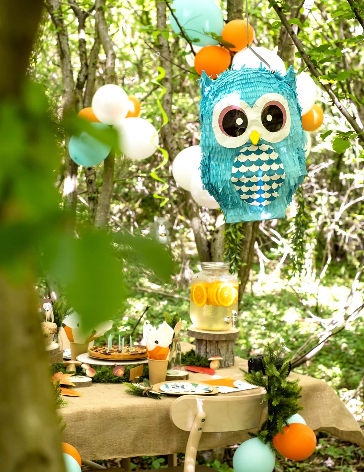 Piñata hibou pentru copil albastră și albă