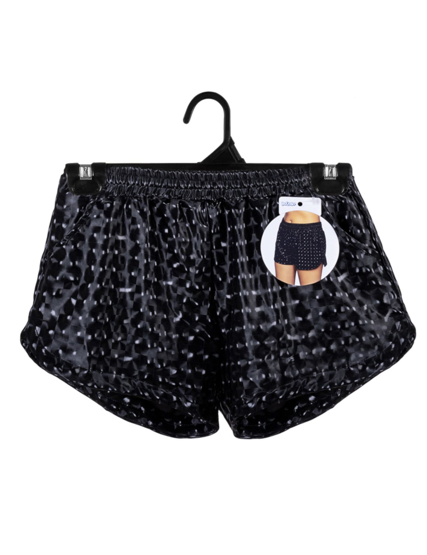 Vue sur cintre du short sporty pour femme noir brillant effet damier
