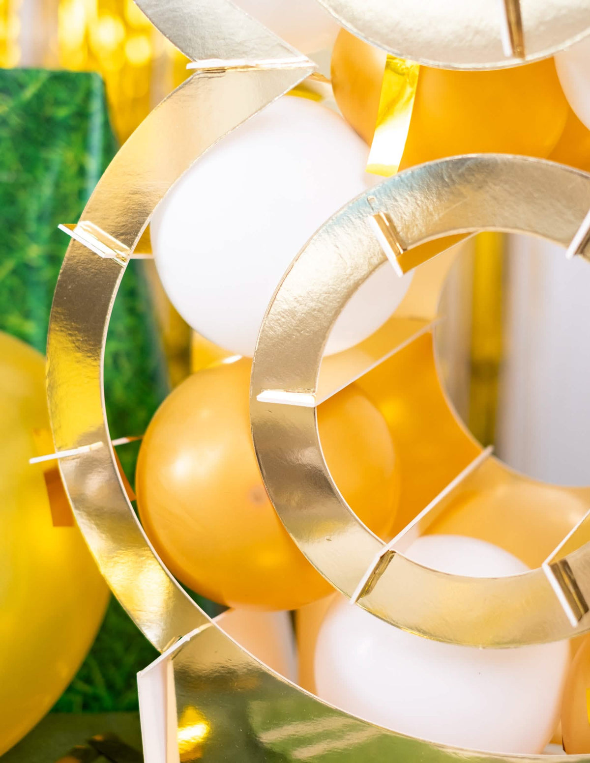 Structure chiffre doré pour ballons pour fête en carton doré