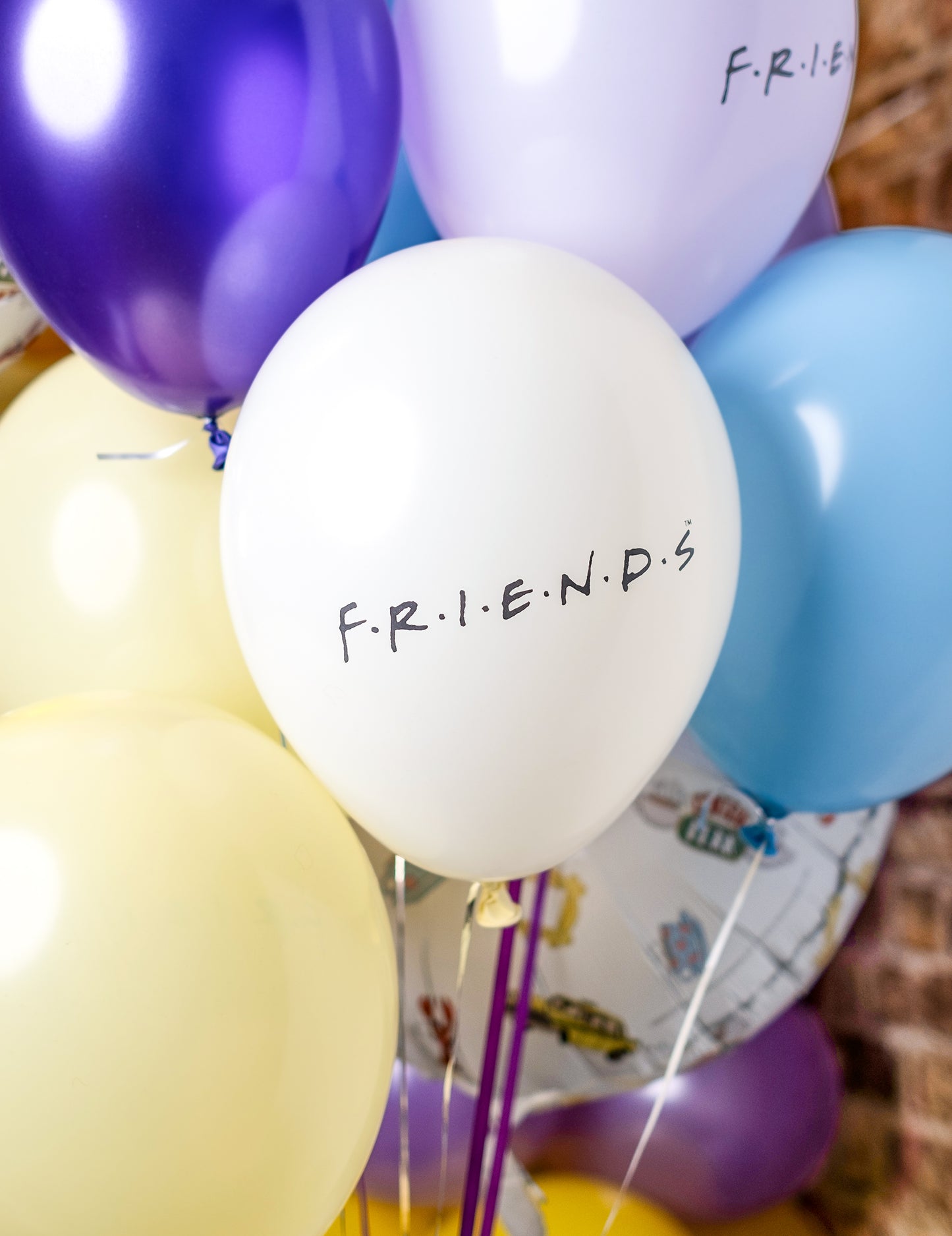 10 baloane de prieteni din latex 25x32cm