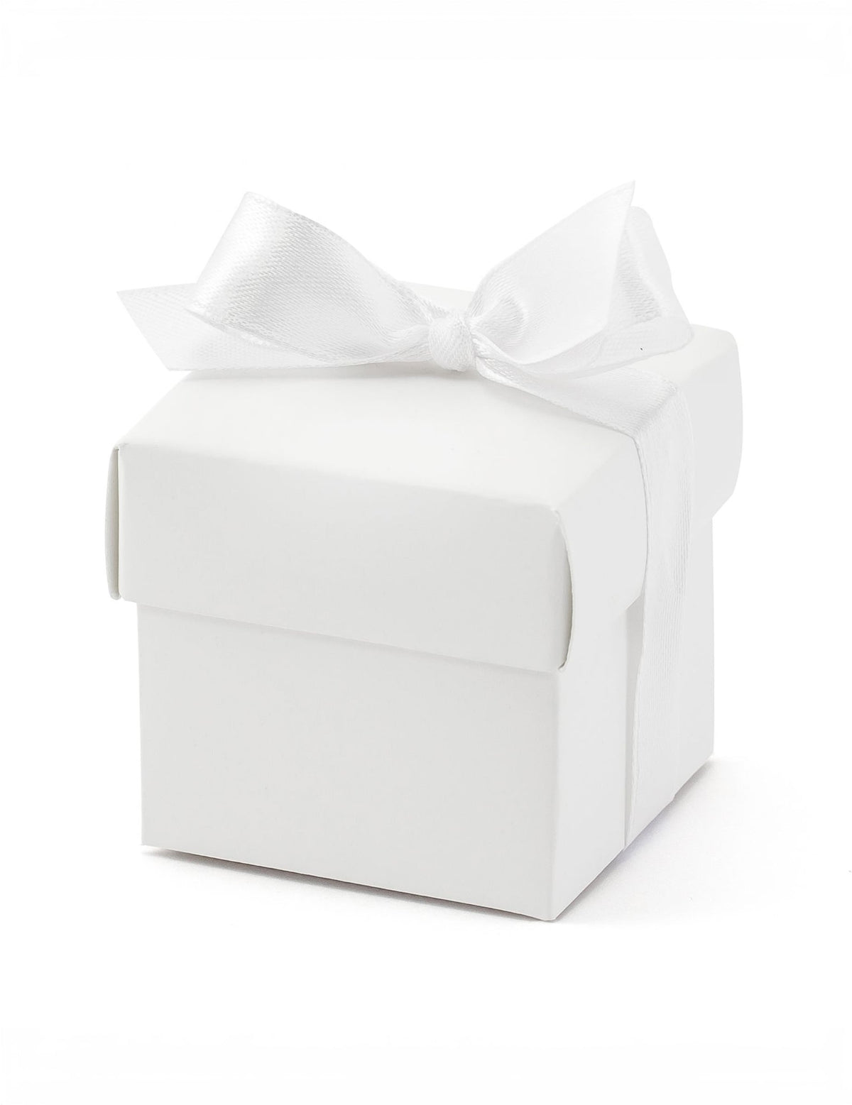 Gros plan sur le ruban de la boîte en carton pour mariage