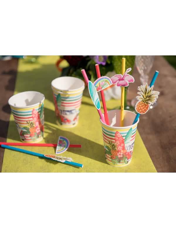 Mise en situație cu paie decorative ale paharului din carton Aloha